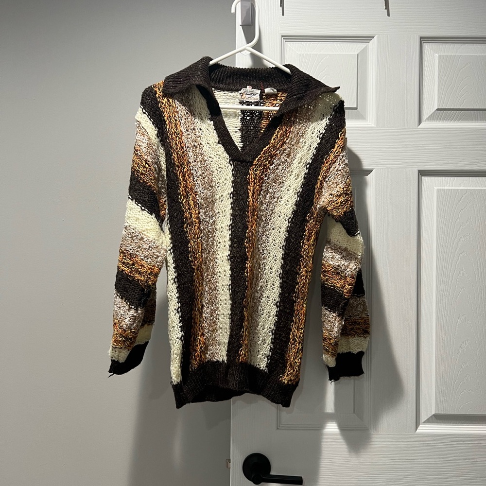VINTAGE 70s Sweater Bee by Banff Womens Small orange white brown vneck sweater